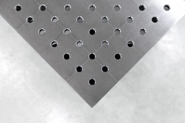 Stół Spawalniczy PLUS Siatka - 50x50mm, System - Φ16, Rozmiar - 2000x1000mm,