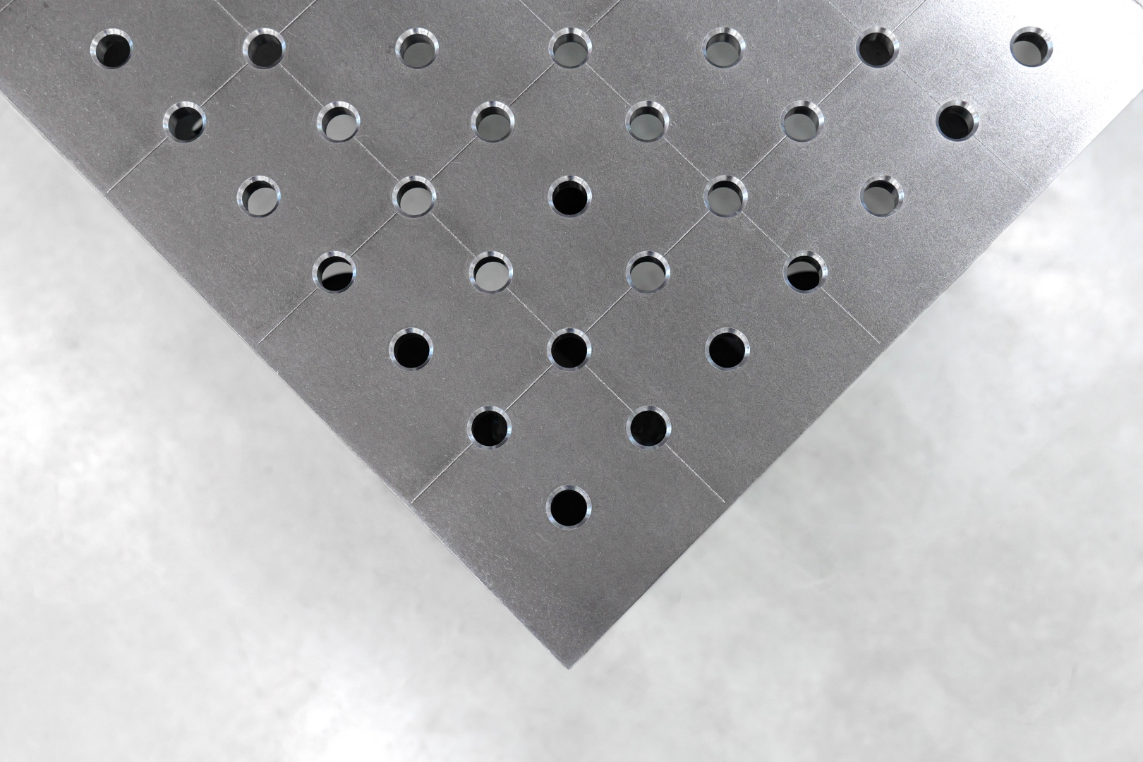Stół Spawalniczy PLUS Siatka - 50x50mm, System - Φ16, Rozmiar - 2000x1000mm,