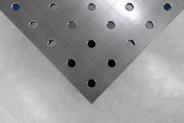 Stół Spawalniczy PLUS Rozmiar - 1000x1000mm, Siatka - 100x100mm, System - Φ28