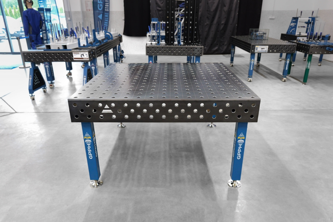 Stół Spawalniczy PLUS Siatka - 100x100mm, System - Φ28, Rozmiar - 1500x1480mm