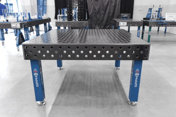 Stół Spawalniczy PRO Siatka - diagonalna, System - Φ28, Rozmiar - 1500x1480mm,