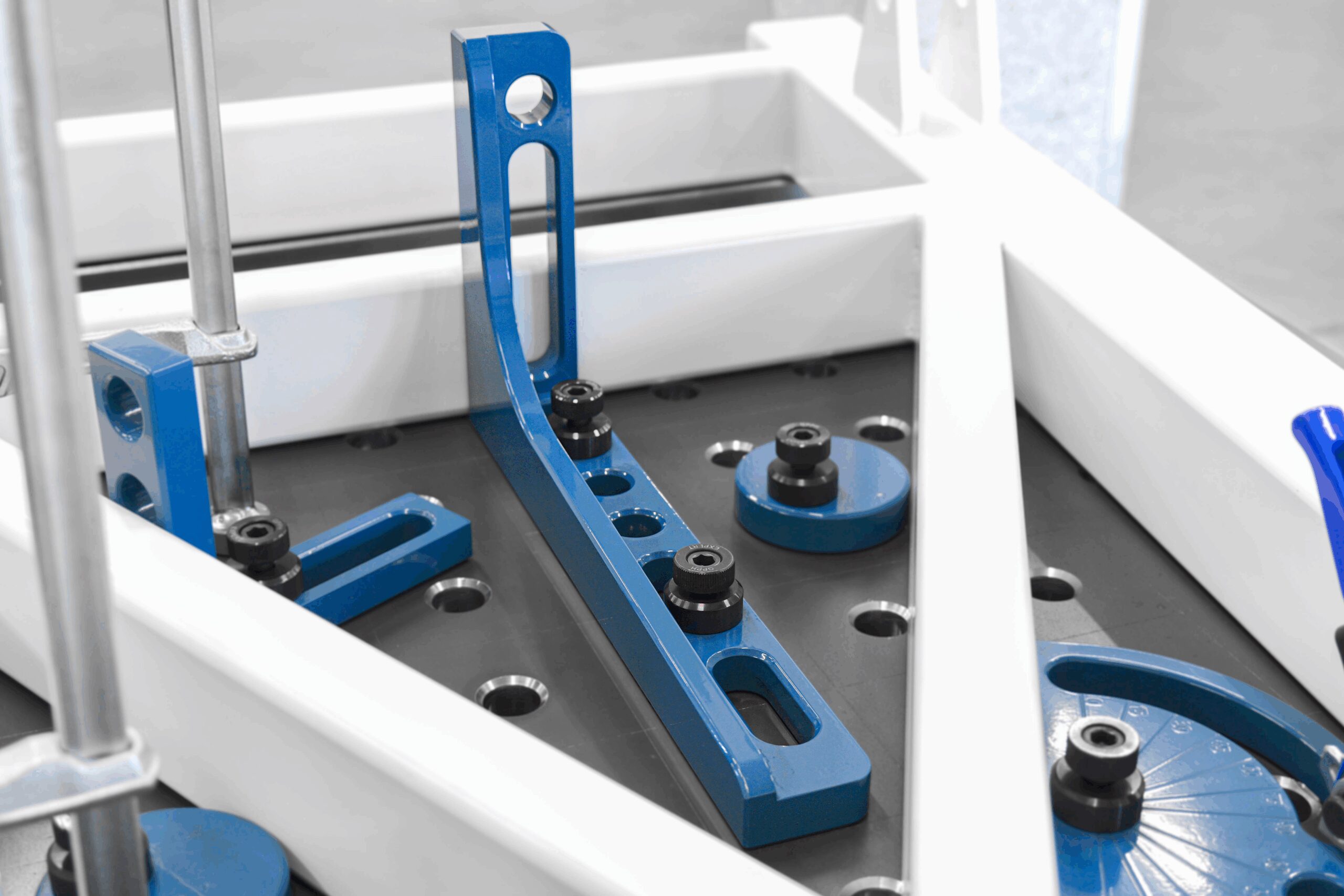 Kątownik 450x250mm, System - fi28, Seria - EXPERT