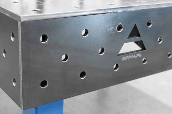Stół Spawalniczy PLUS 1500x1480 mm – System otworów φ16, siatka 100x100 mm