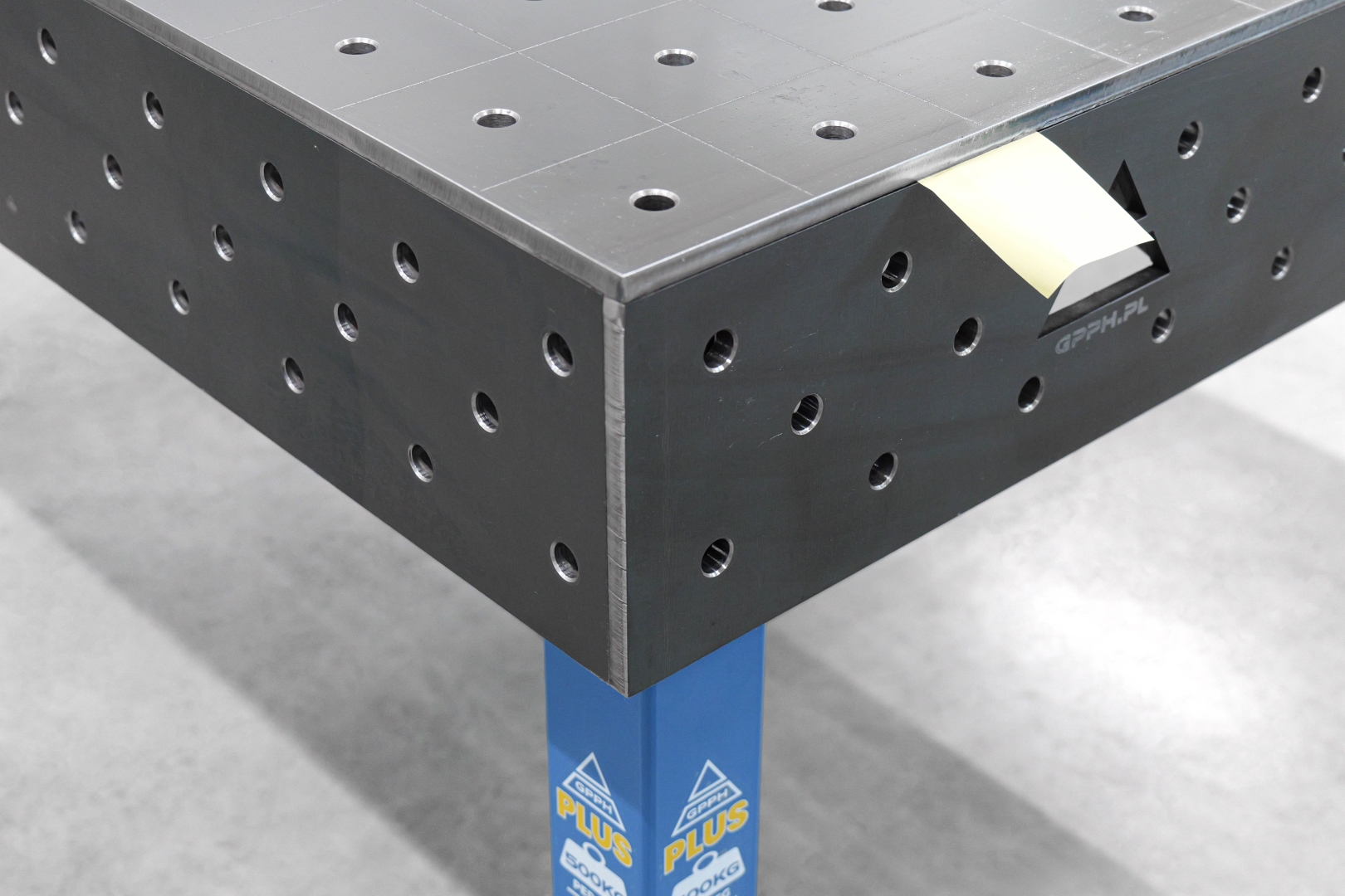 Stół Spawalniczy PLUS 1500x1480 mm – System otworów φ16, siatka 100x100 mm