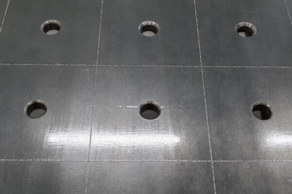 Stół Spawalniczy PLUS 1500x1480 mm – System otworów φ16, siatka 100x100 mm