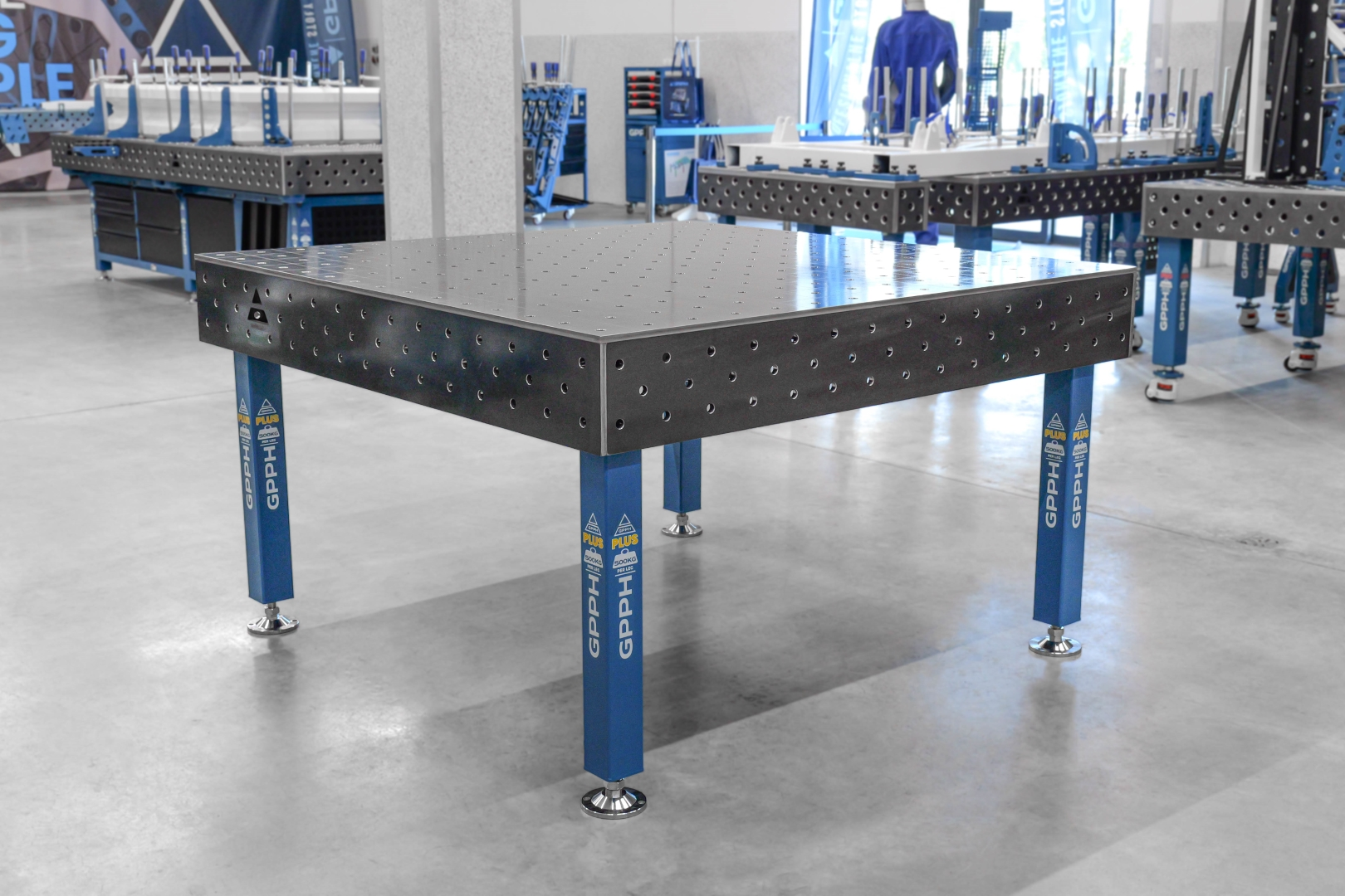 Stół Spawalniczy PLUS 1500x1480 mm – System otworów φ16, siatka 100x100 mm