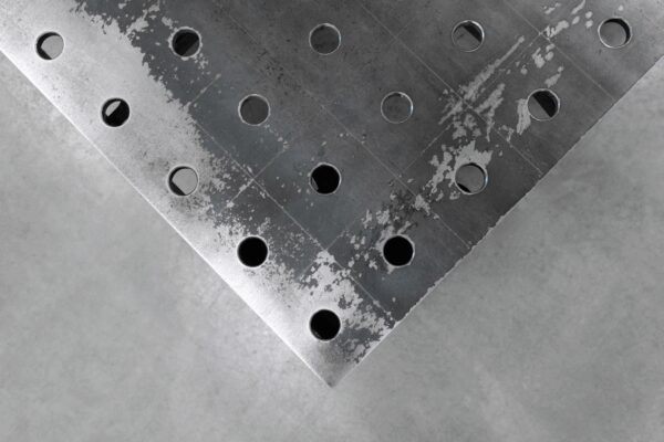 Stół Spawalniczy PLUS 1500x1480 mm – System otworów φ28, siatka 100x100 mm