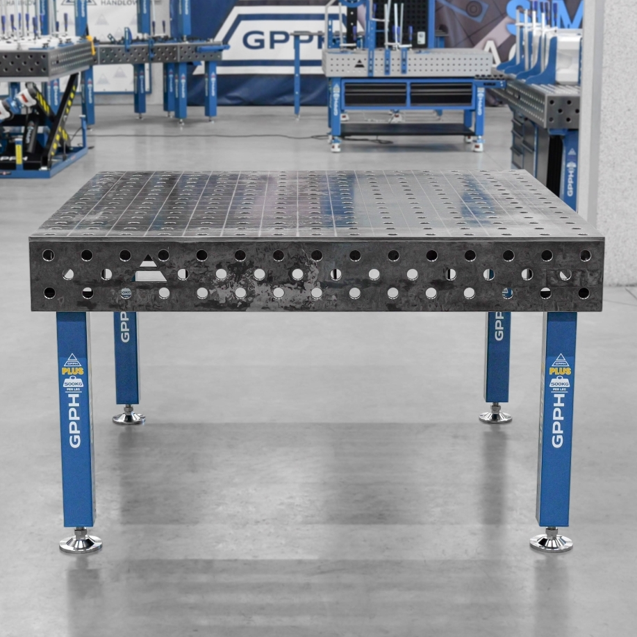 Stół Spawalniczy PLUS 1500x1480 mm – System otworów φ28, siatka 100x100 mm
