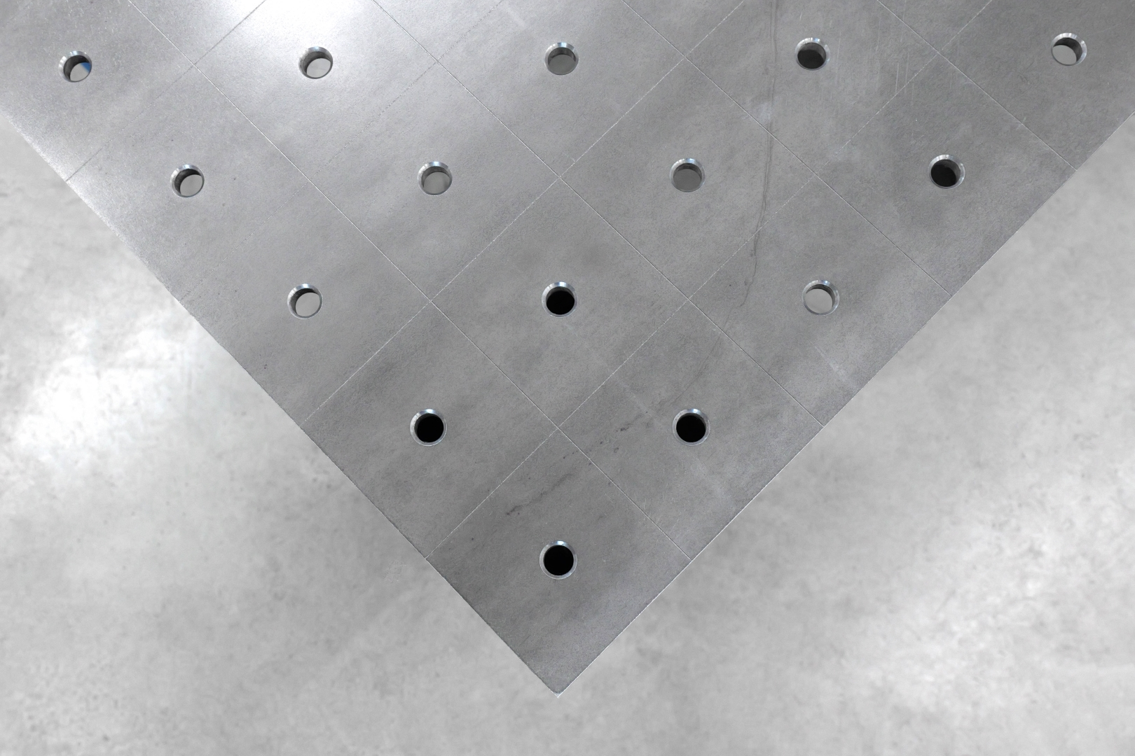 [OUTLET] Stół Spawalniczy PLUS 1500x1000 mm – system φ16, siatka 100x100 mm